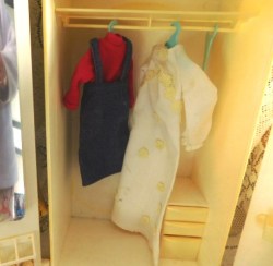 sindy wardrobe c
